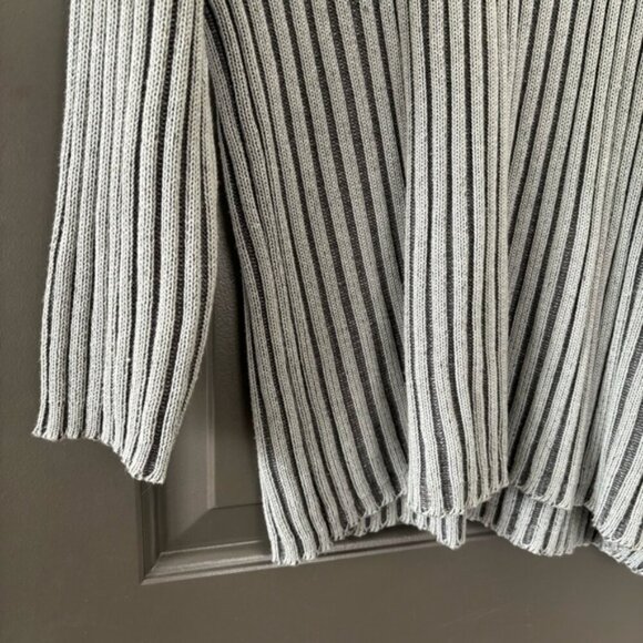 Xtremegear Dark Gray Striped Heavy Knit Long Sweater Size XXL, Plus or Oversized - Picture 4 of 6